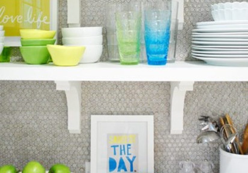 Decorating Kitchen Shelves