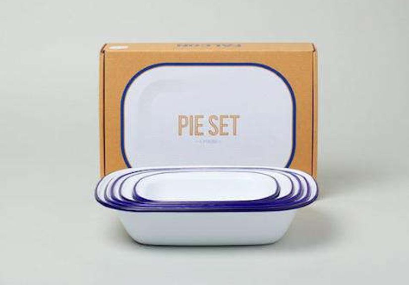Falcon Enamelware Pie Set