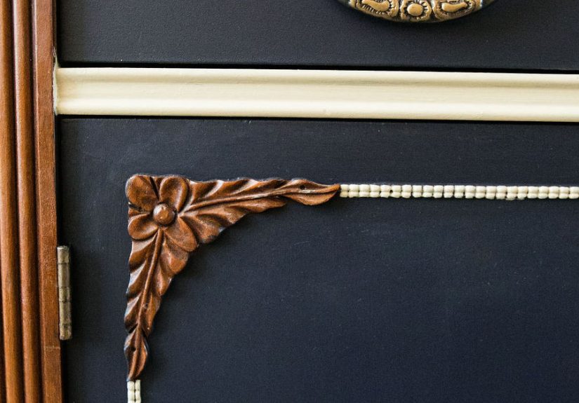 Old China Cabinet Makeover