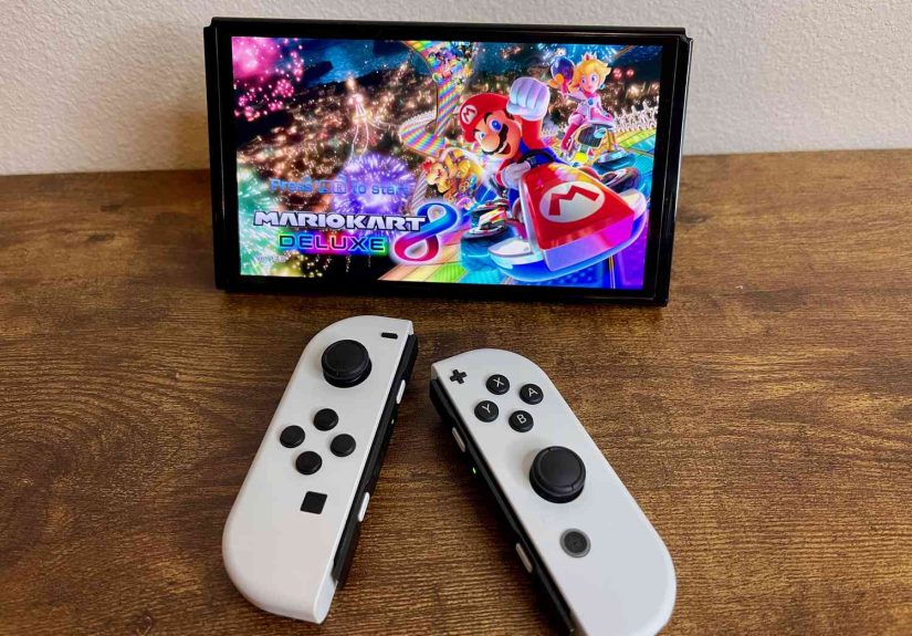 The New Switch OLED Has Just Enough to Love
