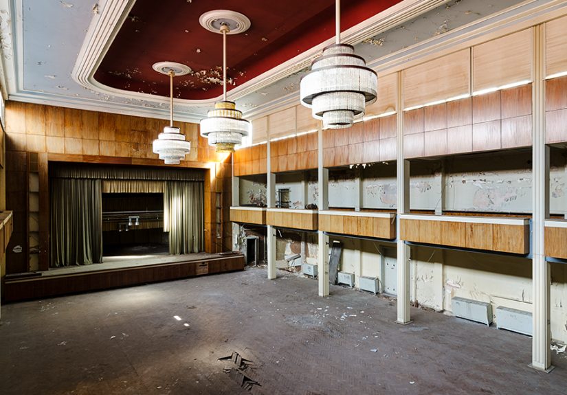 79 Pictures Of Abandoned And Forgotten Ballrooms I Found In Germany