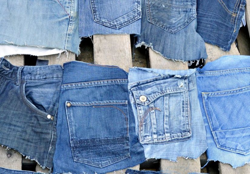 Fantastic Wall Pocket organizer from Old Jeans