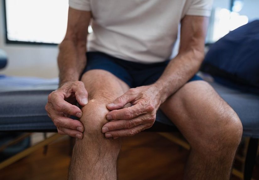 Gout in Knee: Symptoms, Home Remedies, Triggers, & Complications