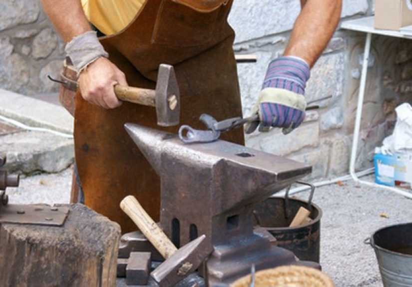 How to Convert Pig Iron Into Steel