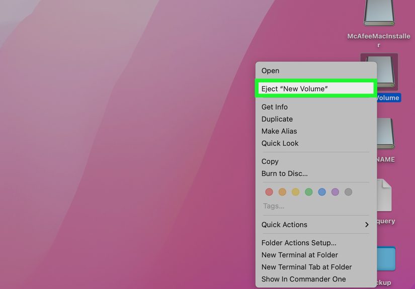 How to Transfer Data From a Flash Drive to a Computer