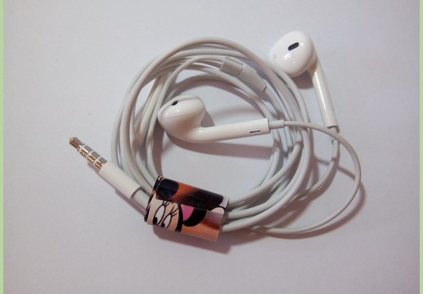 How to Wrap Earbuds or Headphones & Avoid Tangles: 3 Ways