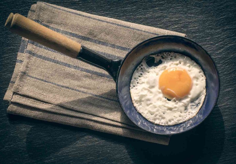 Middle Eastern Recipe of Garlic Fried Eggs