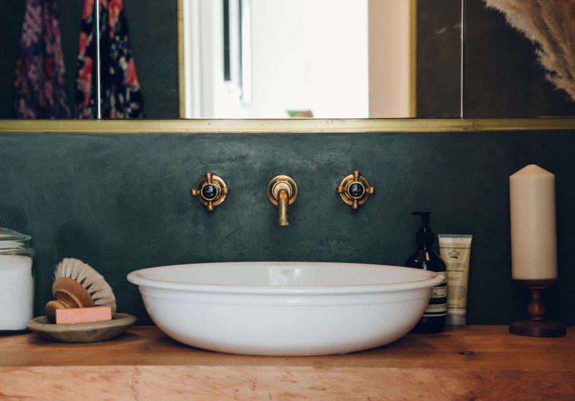 Radford 51 Traditional Countertop Basin