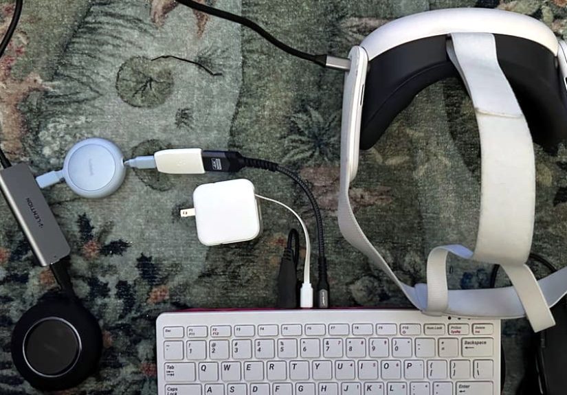 VR Headset With HDMI Input Invites A New Kind Of Cyberdeck