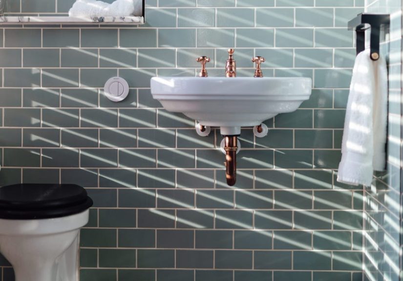10 Ways to Make Your Bathroom Smell Nice