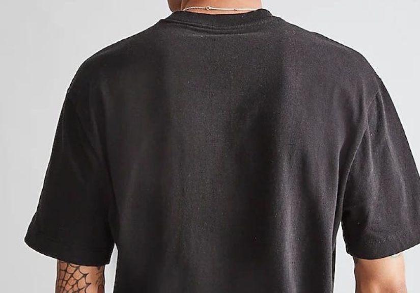 20 Best T-Shirts For Men of 2024, According to Experts & Reviews