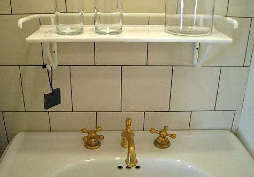 Bath: Roman and Williams Accessories