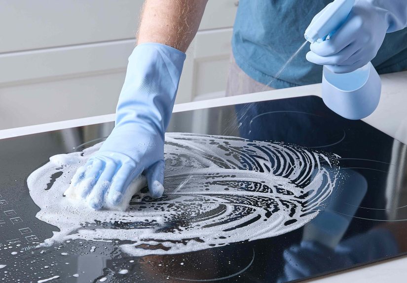 How to Clean Your Stove With Vinegar and Finally Get That Layer of Grease Off