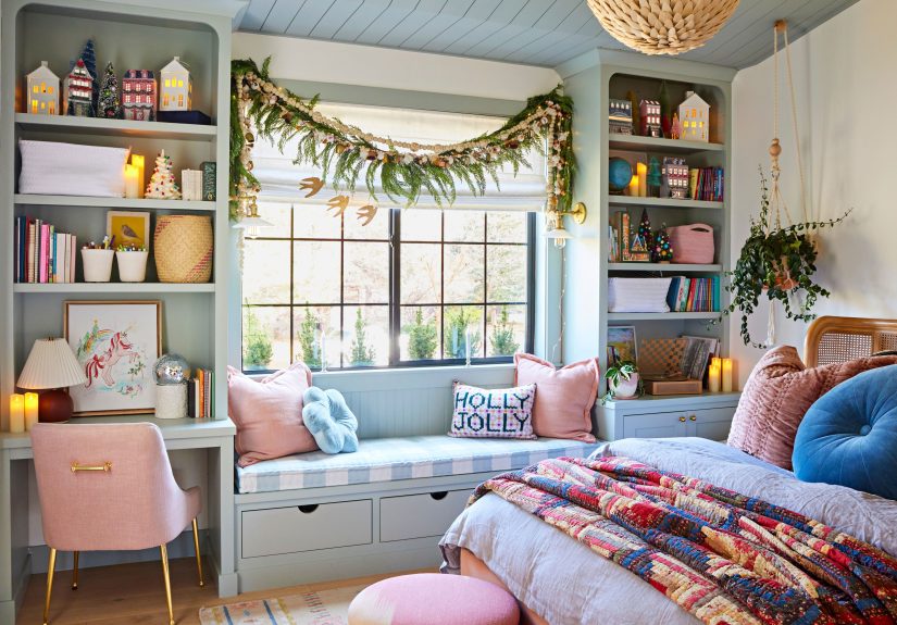 The Secret to Displaying Your Holiday Garland Is Hiding in Your Bathroom