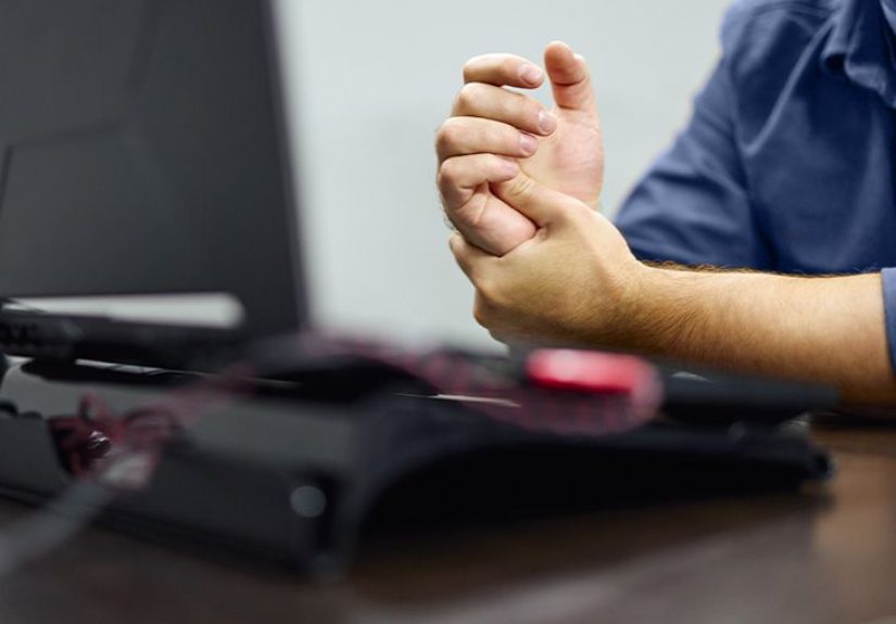 What can cause pain in the MCP joint and how to treat it