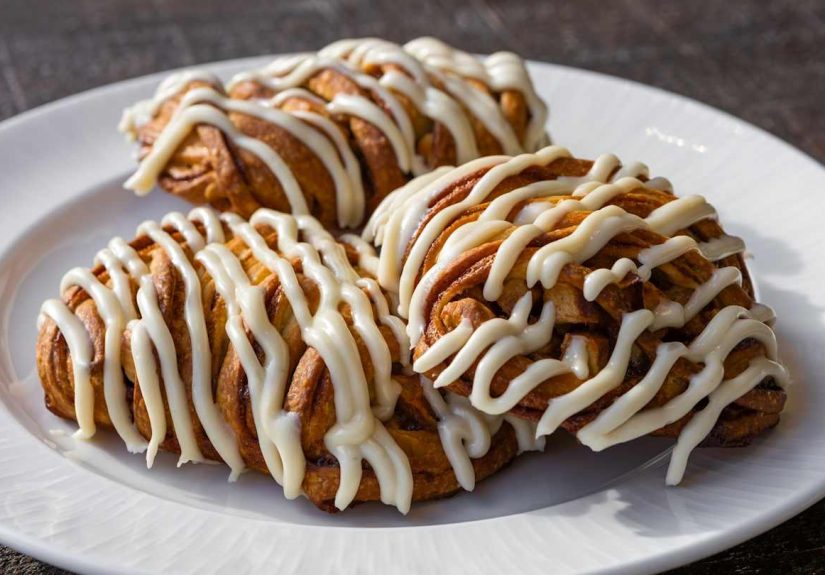 Cinnamon Bun Meets Apple Pie in This Cozy Fall Recipe