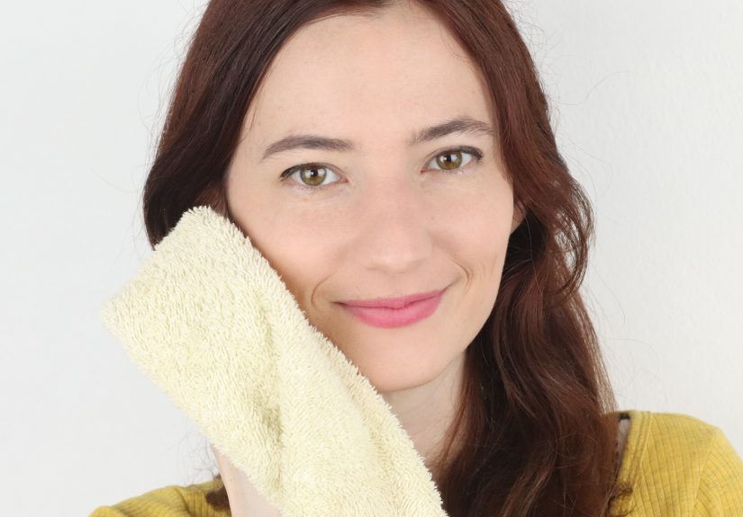 How to Apply Powder Contour: A Beginner's Guide