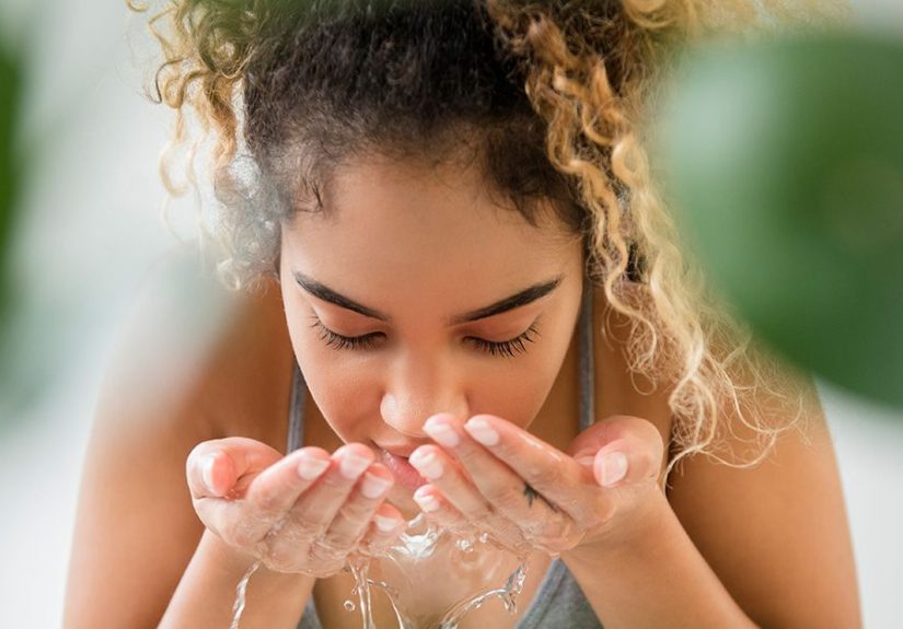 How to Prevent Blackheads with These Steps and Products