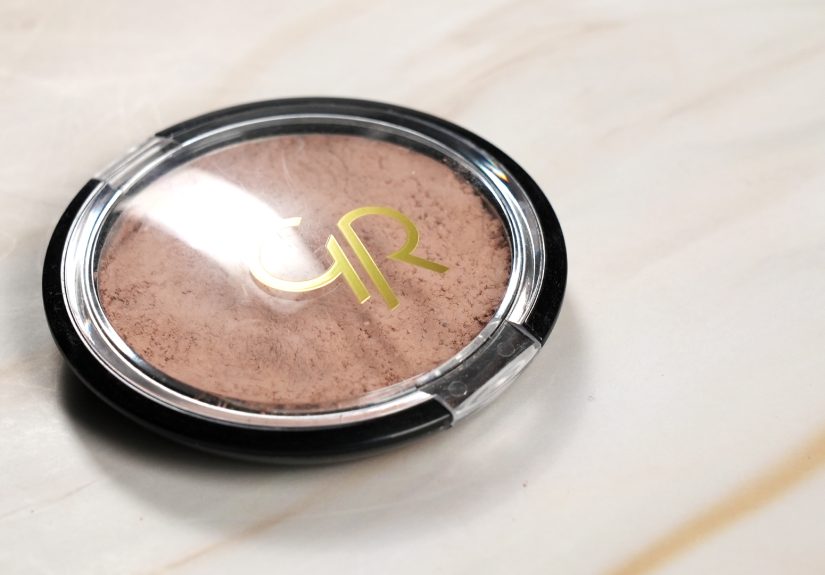 How to Restore Broken Compact Powder