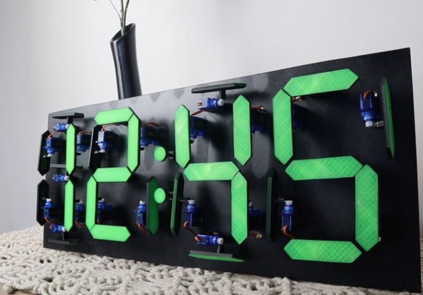Servo-Powered 7-Segments Choreograph This Chronograph