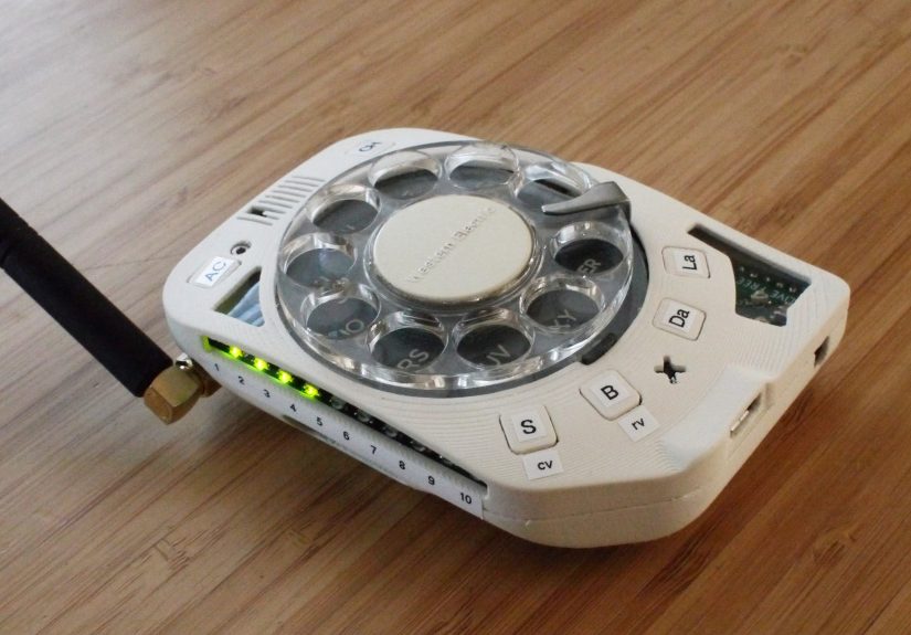 Simplify Your Life With This Pocket Rotary Cellphone